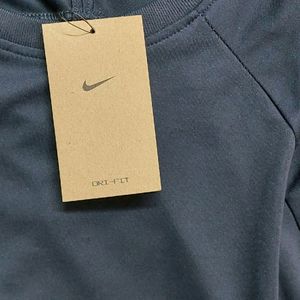 NIKE DRI FIT LOGO EMBROIDERED TSHIRT