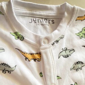 2 Rompers Juniors . Fit Up To 8 Months