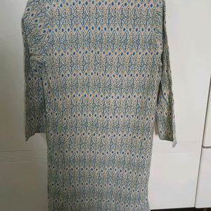 Kurti rarely used in good condition. No flaws.