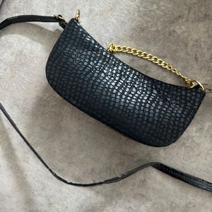 Black Chic Sling Bag