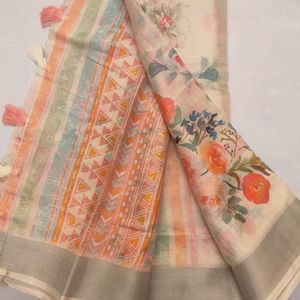 Linen Saree With Beautiful Floral Prints