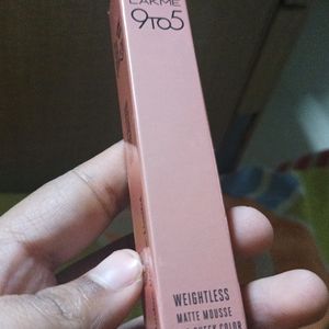 Weightless Matte Mousse Lip And Cheek Color