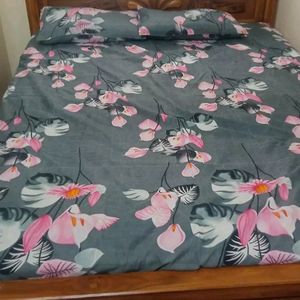 Double Bedsheet With 2 Pillow Covers