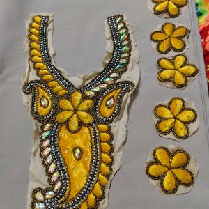 Beautiful 💛 Yellow Necklace Patch With 5 Flower