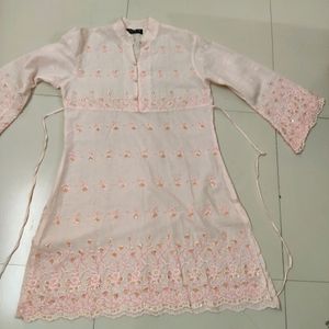 Ari work Chikankari Kurta