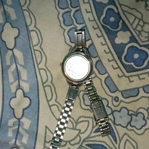 Ladies Wrist Watch ⌚