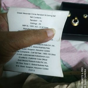 AVON Pendent & Ear Rings Set