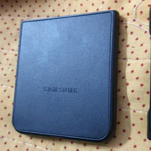 Samsung Flip 4 Pouch