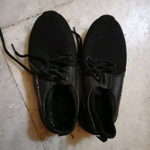 Black Shoes