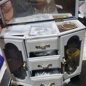 Classy Jewellery Organiser