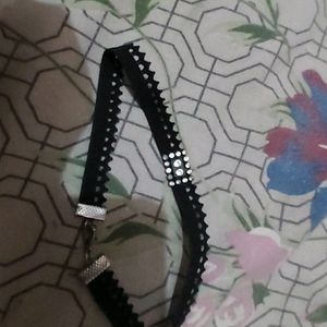 Neck choker