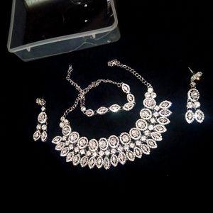 High Quality White Stone Necklace