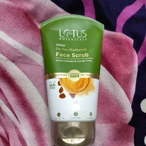 Lotus Ubtan Face Scrub