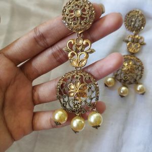 Dangling Gold Ethnic Earring