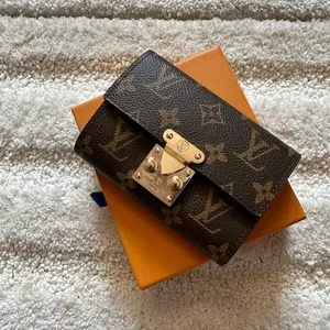 Lv Lock System Wallet