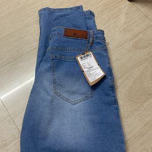 Straight Leg Blue Jeans - mom Fit