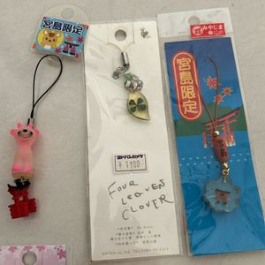 Mobile Straps Selling in a Combo