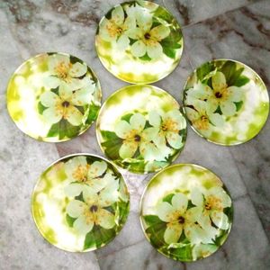 Big Dining Plates With Floral Print