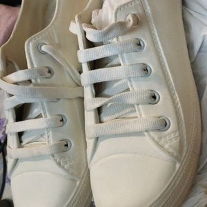 White Casual Shoes (Size 4)