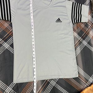 Adidas Tshirt