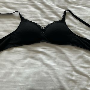 Black Enamor T-shirt Bra with Lace Details