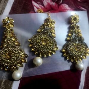 Earring With Mangtika