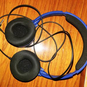 Amazon Basics wired Headphones