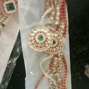 Choker and Earrings With Combo mathapatti,mangtika