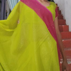 I'm Selling The Gorgeous Saree Of Gujarat.