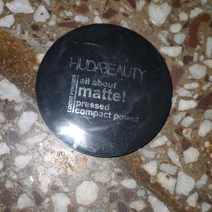 HUDA Beauty Loose Powder