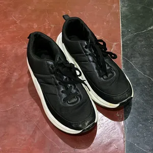 Sneakers black