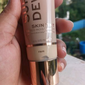 Makeup Revolution Super Dewy Tinted Moisturizer