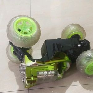 Movable Green And Black Toy Car