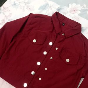 Crop buttoned top