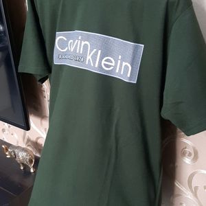 Calvin Klein Tshirt Size 40