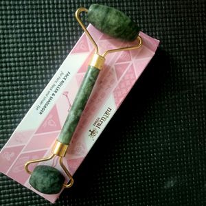 Natural Vibes Jade Roller & Massager