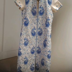 Lovely Kurta With Overall Thread Work