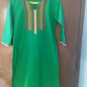 Solid Green Printed Kurta