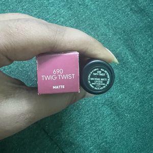 Mac Maximal Matte Lipstick “Twig Twist”