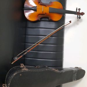 Full Sized Acoustic Violin With Box & Bow