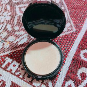 BB Lakme Compact Powder