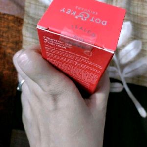 Dot Nd Key Strawberry Stobe Cream New Sealed pack