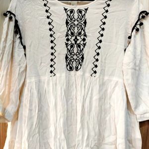 Dressberry Branded White Top With Black Embroidery