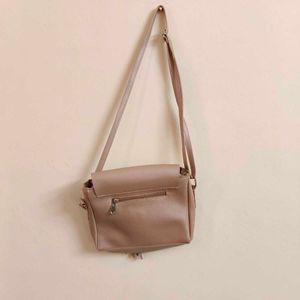 Sling Bag For Women In Good Condition