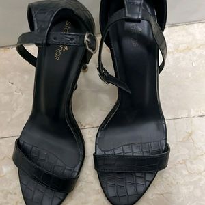 Party Wear Heels In Good Condition Negotiable