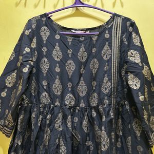 Avaasa Block Print Black A-line Kurta Size XL