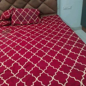 Kingsize Bedsheet With 2 Pillow Cover