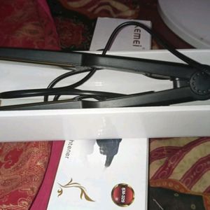 Hair Straightener With Tag