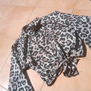 Cheetah Print Crop Shirt ✅
