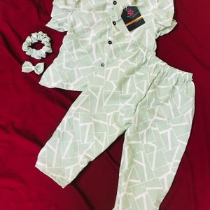 New Kids Set Dress And Matching Accessories